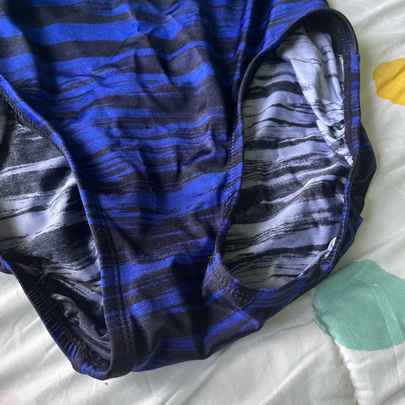 Longitude Women’s ‘Shades of Blue’ and Black One Piece Foam Cups Swimsuit Sz 10 - Picture 2 of 8